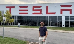Rải 300 đơn xin việc, 500 email trước khi thành kỹ sư Tesla Rải 300 đơn xin việc, 500 email trước khi thành kỹ sư Tesla