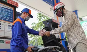 Đề xuất giảm tiếp thuế môi trường với xăng dầu hết năm 2025 Đề xuất giảm tiếp thuế môi trường với xăng dầu hết năm 2025