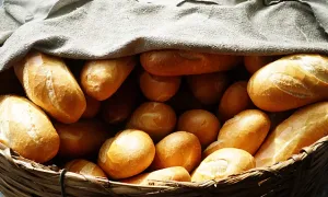 Hành trình bỏ mối bánh mì mua được nhà phố của mẹ tôi Hành trình bỏ mối bánh mì mua được nhà phố của mẹ tôi