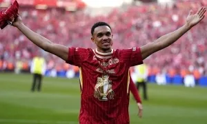 Carragher: 'Alexander-Arnold tới Real là chống lại Liverpool' Carragher: 'Alexander-Arnold tới Real là chống lại Liverpool'