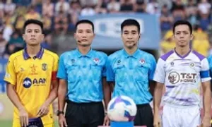 Trọng tài quên luật khi Hà Nội FC thay cầu thủ Việt kiều Trọng tài quên luật khi Hà Nội FC thay cầu thủ Việt kiều