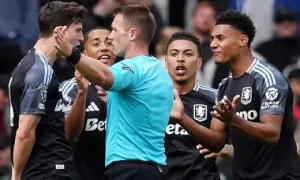 Aston Villa khiếu nại trọng tài sau trận thua Man Utd Aston Villa khiếu nại trọng tài sau trận thua Man Utd