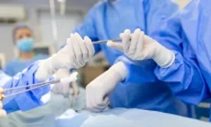 Bé 7 tháng suýt chết vì tụ máu dưới da đầu sau cú ngã Bé 7 tháng suýt chết vì tụ máu dưới da đầu sau cú ngã