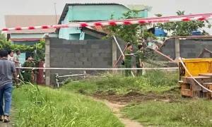 Tường rào sập đè chết hai bà cháu Tường rào sập đè chết hai bà cháu