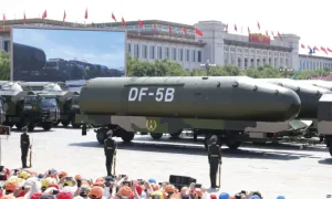 Trung Quốc khoe ICBM mạnh tương đương hàng triệu tấn TNT Trung Quốc khoe ICBM mạnh tương đương hàng triệu tấn TNT