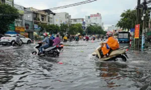 Cần Thơ vẫn 'bì bõm' dù hệ thống chống ngập nghìn tỷ vận hành Cần Thơ vẫn 'bì bõm' dù hệ thống chống ngập nghìn tỷ vận hành