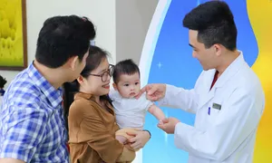 Gần 300 bé tham gia 'cuộc hội ngộ trẻ IVF đông nhất trong một ngày' Gần 300 bé tham gia 'cuộc hội ngộ trẻ IVF đông nhất trong một ngày'