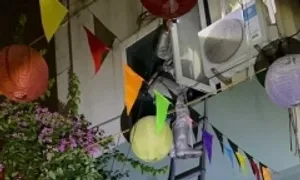 Cứu ba người mắc kẹt trong ngôi nhà cháy ở Hà Nội