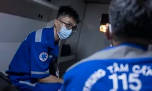 Cứu trẻ sơ sinh ngưng tim khi mẹ đẻ rơi Cứu trẻ sơ sinh ngưng tim khi mẹ đẻ rơi