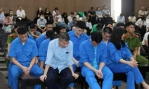 63 người lãnh án tù trong vụ án 'sòng bạc poker quốc tế' 63 người lãnh án tù trong vụ án 'sòng bạc poker quốc tế'