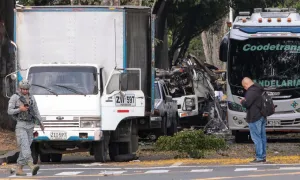 Căn cứ không quân Colombia bị đánh bom, ít nhất 5 người chết Căn cứ không quân Colombia bị đánh bom, ít nhất 5 người chết