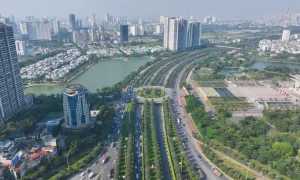 Đề xuất cấm xe tải đi làn sát dải phân cách trên đại lộ Thăng Long Đề xuất cấm xe tải đi làn sát dải phân cách trên đại lộ Thăng Long